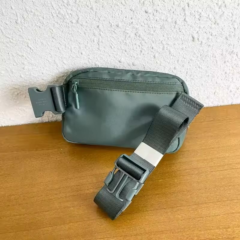 Metal Logo Yoga Sports Waist Bag 3