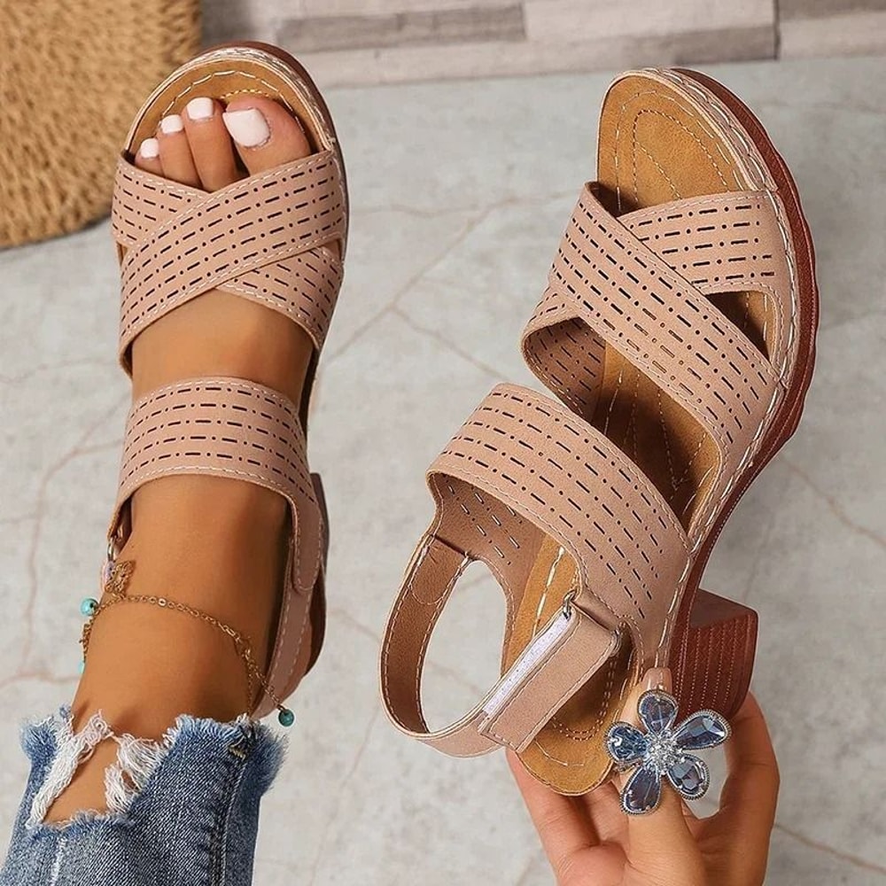 Women Platform Sandals With Cross Band And High Heel Design For Summer Wear 6