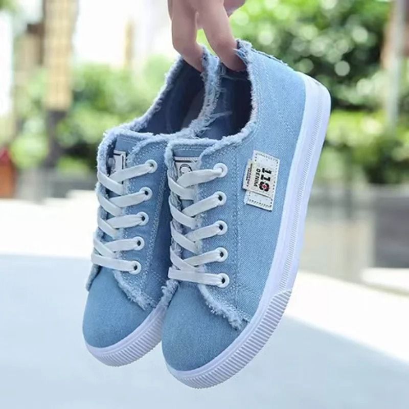 Women Canvas Sneakers With Low Upper And Lace Up Design For Everyday Casual Spring And Summer Wear 2