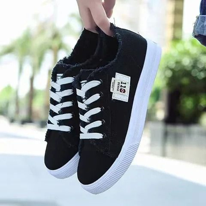 Women Canvas Sneakers With Low Upper And Lace Up Design For Everyday Casual Spring And Summer Wear 10