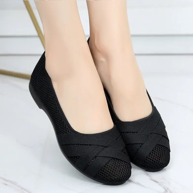 Plus Size Hollow Out Breathable Slip On Flats 4