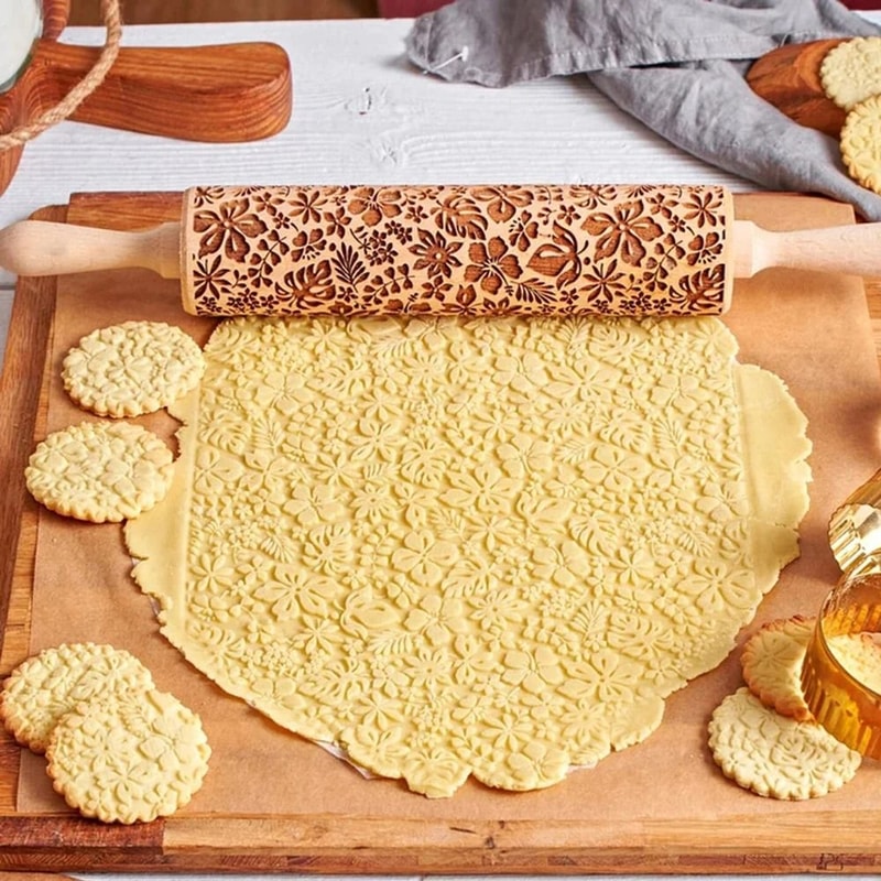 Flower Leaf Strawberry Deep Engraved Wooden Rolling Pin For Decorative Cookie Baking 2