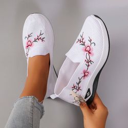 women breathable mesh flat casual sneaker