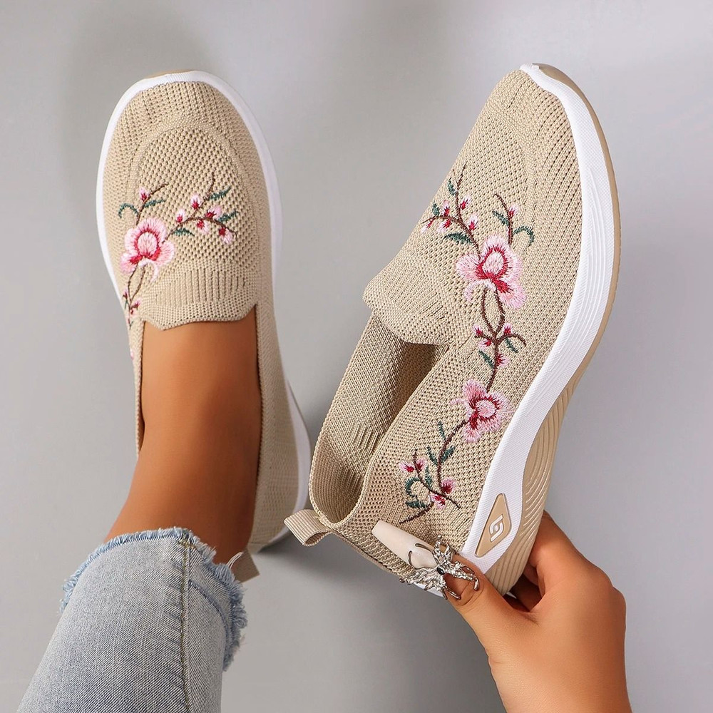 Women Breathable Mesh Flat Casual Sneaker 1
