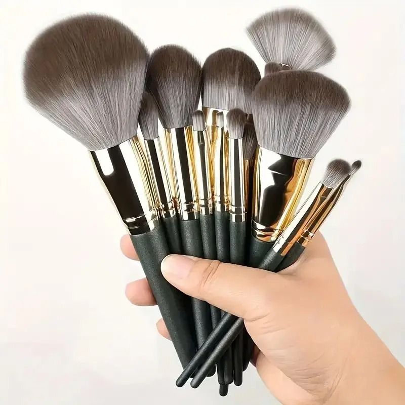 Professional Soft Fluffy Makeup Brush Set For Foundation Eyeshadow And Powder Application 1