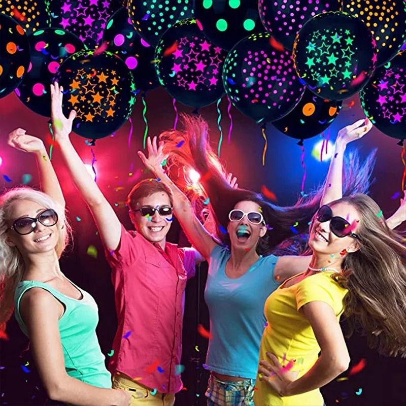 Fluorescent Glow In The Dark Heart Balloons For Party Decoration 2