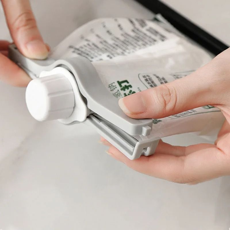 Screw Cap Sealing Clip For Seasoning Snack And Milk Powder Bags 2