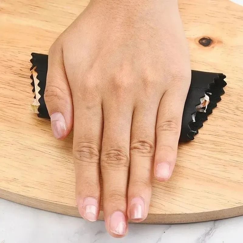 Silicone Garlic Peeler Tube For Easy No Mess Garlic Skin Removal 3
