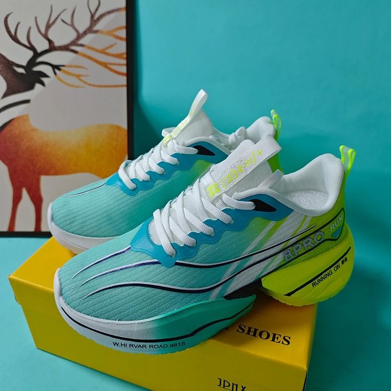 Lightweight Carbon Plate Running Shoes For Men And Women With Soft Sole Non Slip Performance Design 0