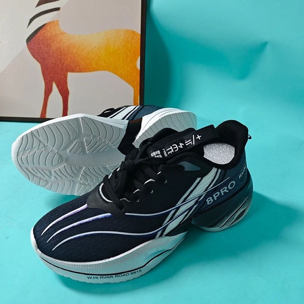 Lightweight Carbon Plate Running Shoes For Men And Women With Soft Sole Non Slip Performance Design 3