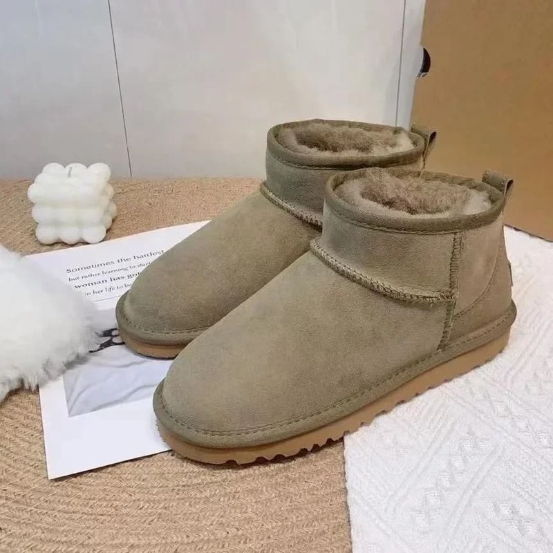 Winter Warm Snow Boots For Women And Men With Sheepskin Wool Lining And Non Slip Short Boot Design 2
