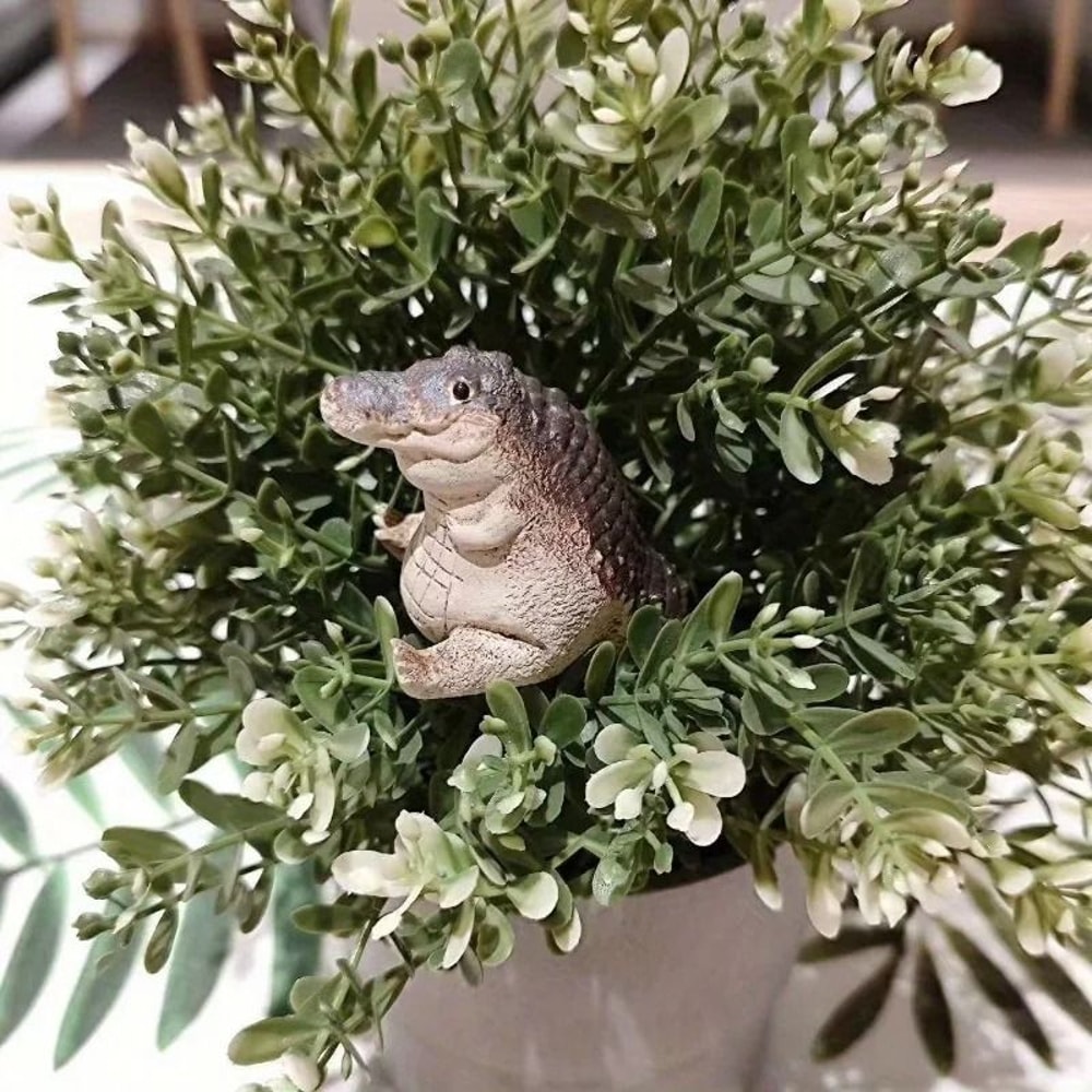 Cute Little Crocodile Resin Desktop Ornament Home And Garden Decor 3