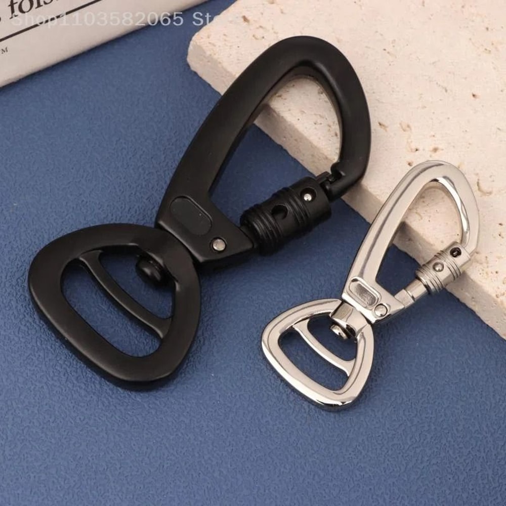 360 Degree Rotatable Carabiner Keychain Hook With Lock 2
