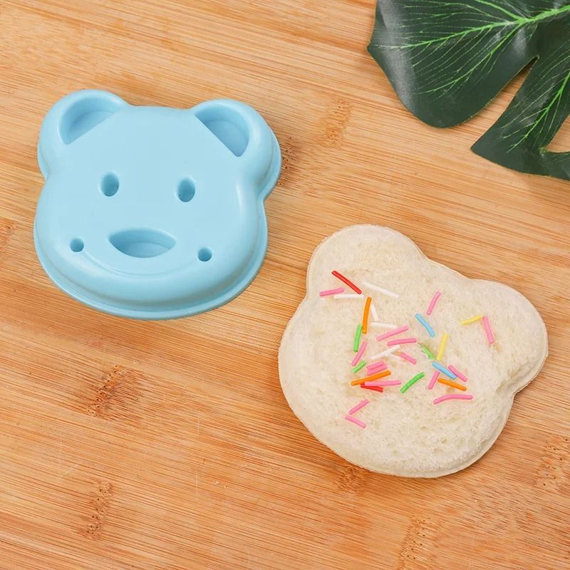 Bear Car Sandwich Mold Set Creative Bread Cutter Sealer For Fun Childrens Lunches 8