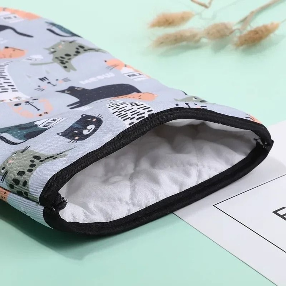 Cat Pattern Heat Insulation Gloves Thick AntiScald NonSlip Oven Microwave Mitts 4