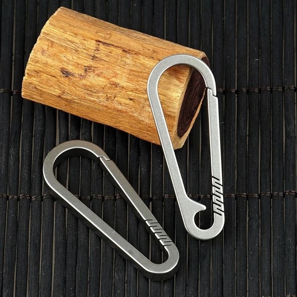 Multifunctional Titanium Alloy Quick Release Keychain UltraLight Carabiner Car Keyring 3