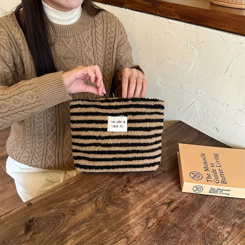 Plush Fur Large Capacity Makeup Bag 3