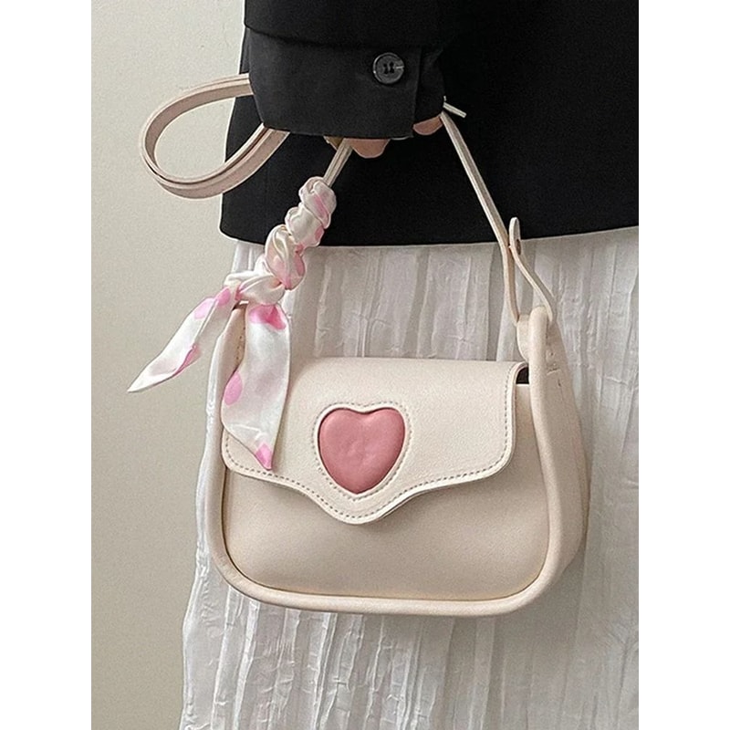 Fashion Retro Love Heart Saddle Shoulder Bag 1