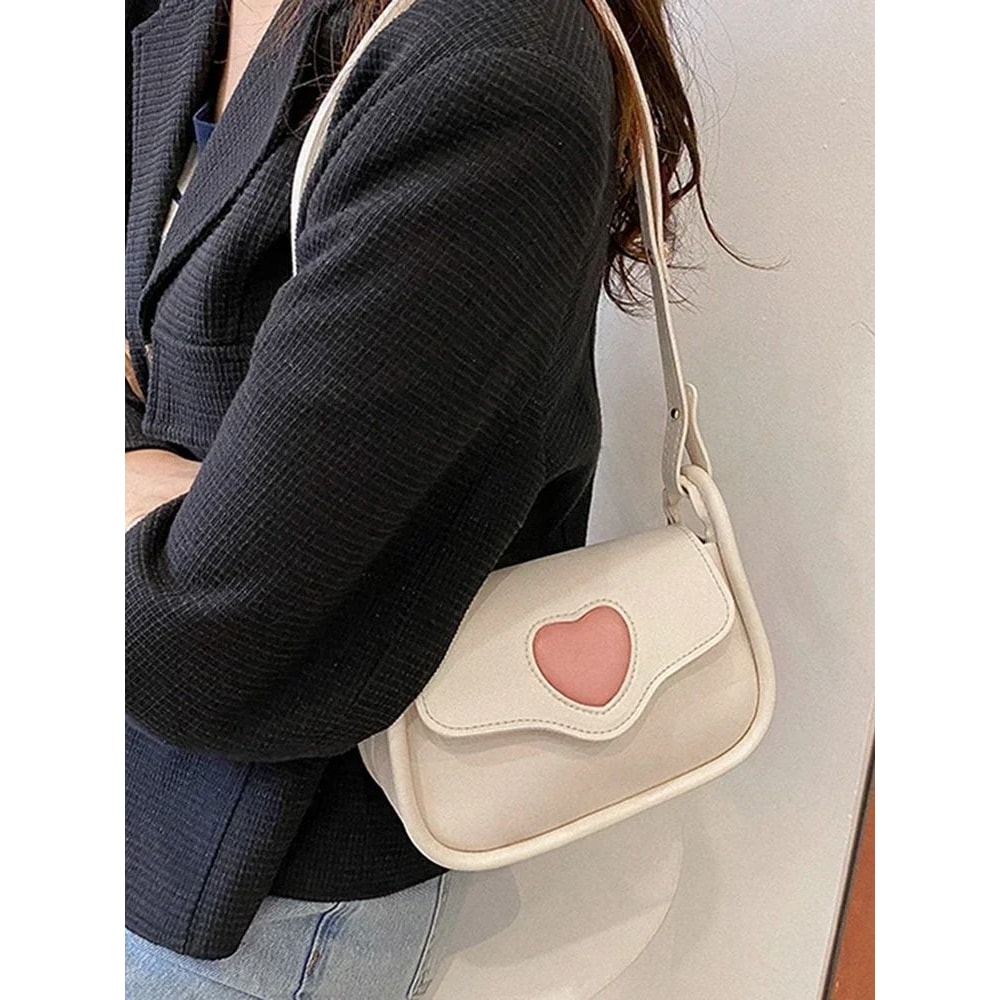Fashion Retro Love Heart Saddle Shoulder Bag 2