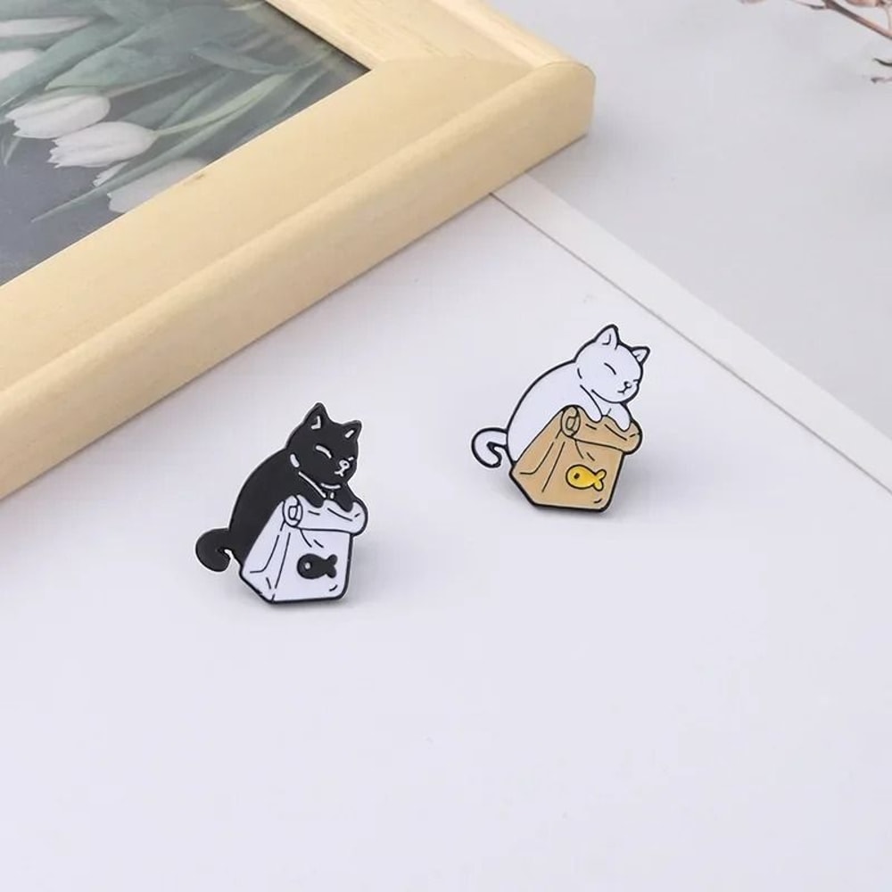 Cute Black And White Cartoon Cat Brooch Set 5