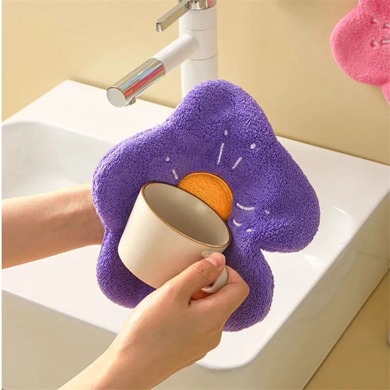 Quick Dry Creative Flower Shape Hand Towel 3