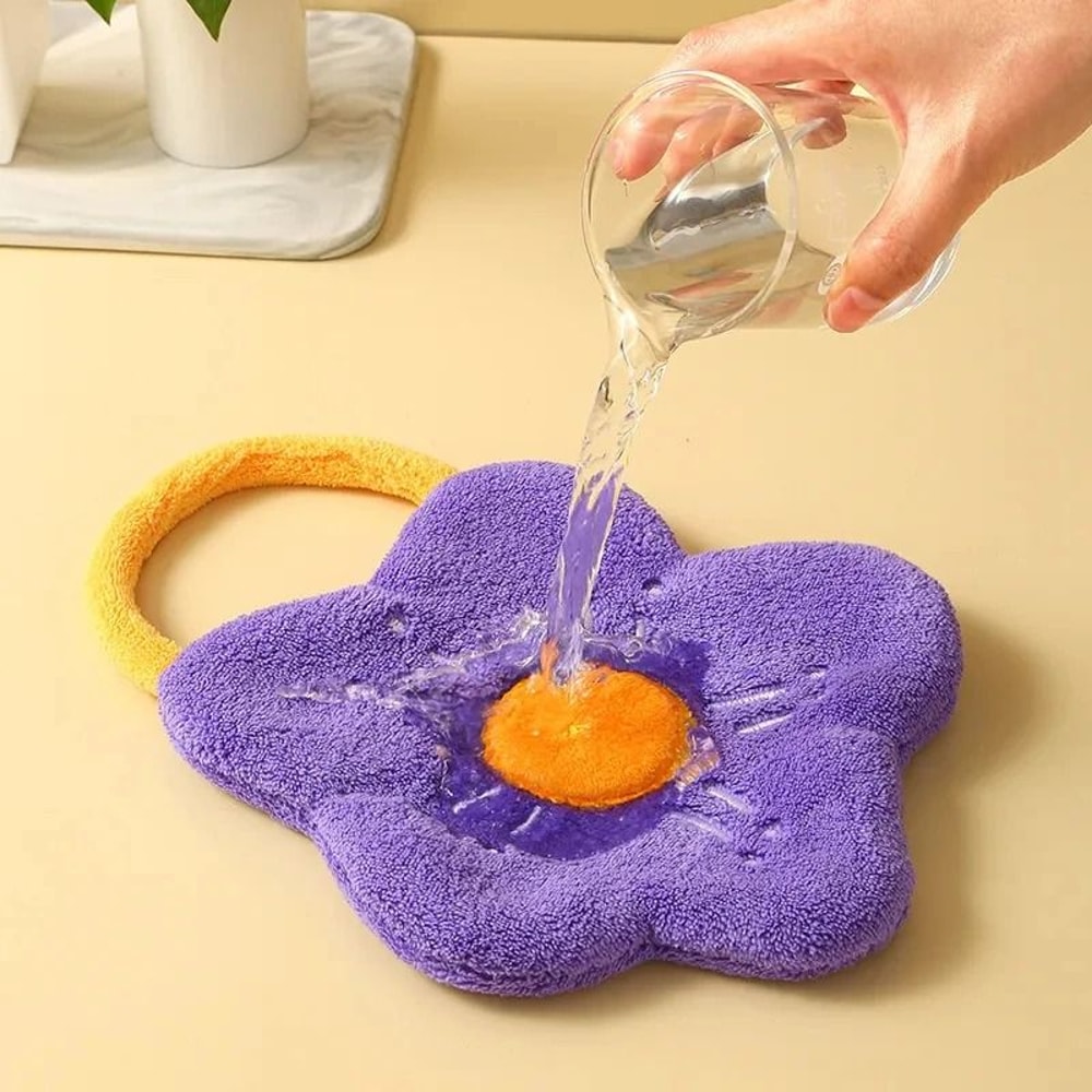 Quick Dry Creative Flower Shape Hand Towel 4