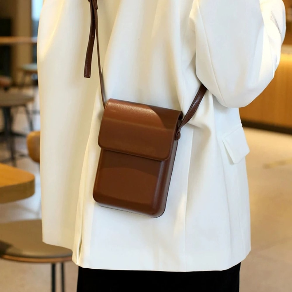 Versatile Vertical Simple Flip Phone And Crossbody Bag 3