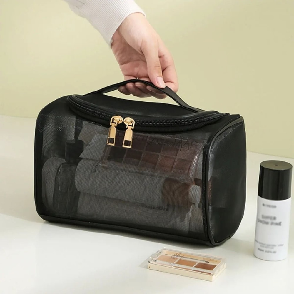 Transparent LargeCapacity Travel Makeup And Toiletry Bag 1