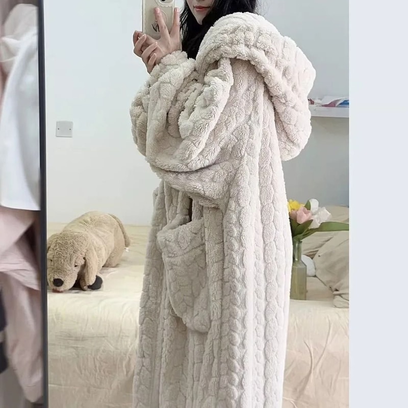 Autumn And Winter Facecloth Female Coral Velvet Long Home Wear Robe 1