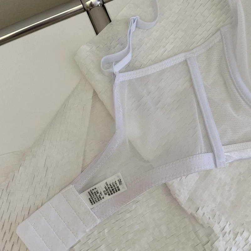 Transparent Ultra Thin Embroidered Lace Strapless Invisible Underwear 3