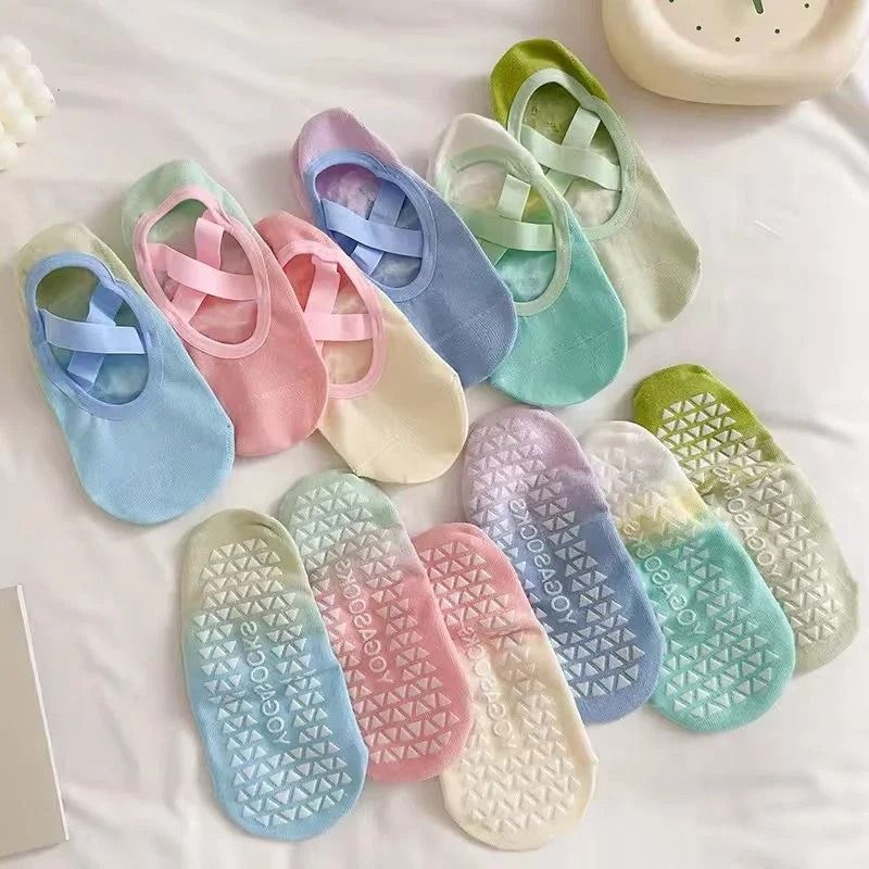 Gradient Silicone Yoga Socks HighPerformance NonSlip Pilates Grip NoShow Fitness Training Socks 0