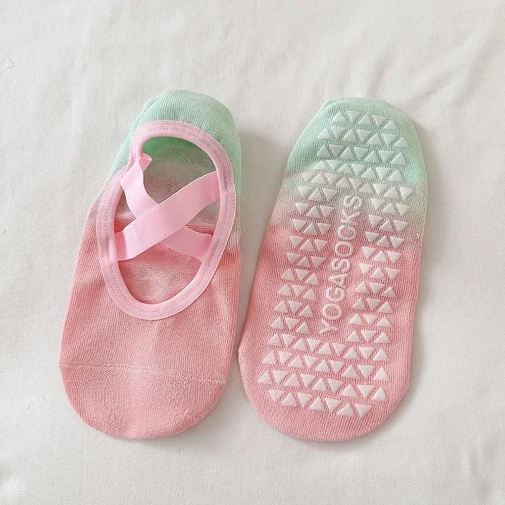 Gradient Silicone Yoga Socks HighPerformance NonSlip Pilates Grip NoShow Fitness Training Socks 9