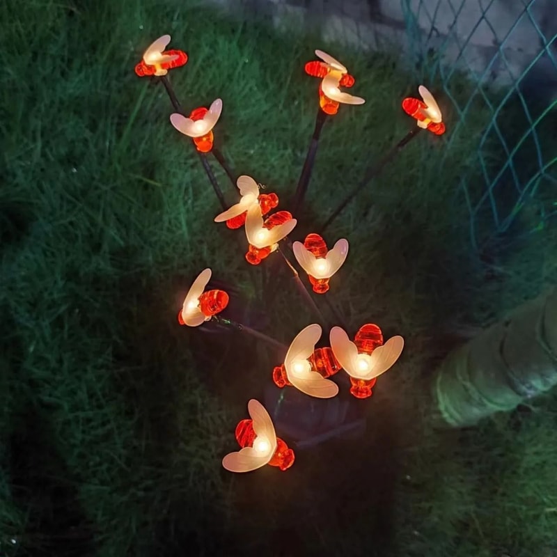 8LED Solar Bee Garden Lights Warm White Outdoor Decorative Bee String Lamp For Yard Pathway 1