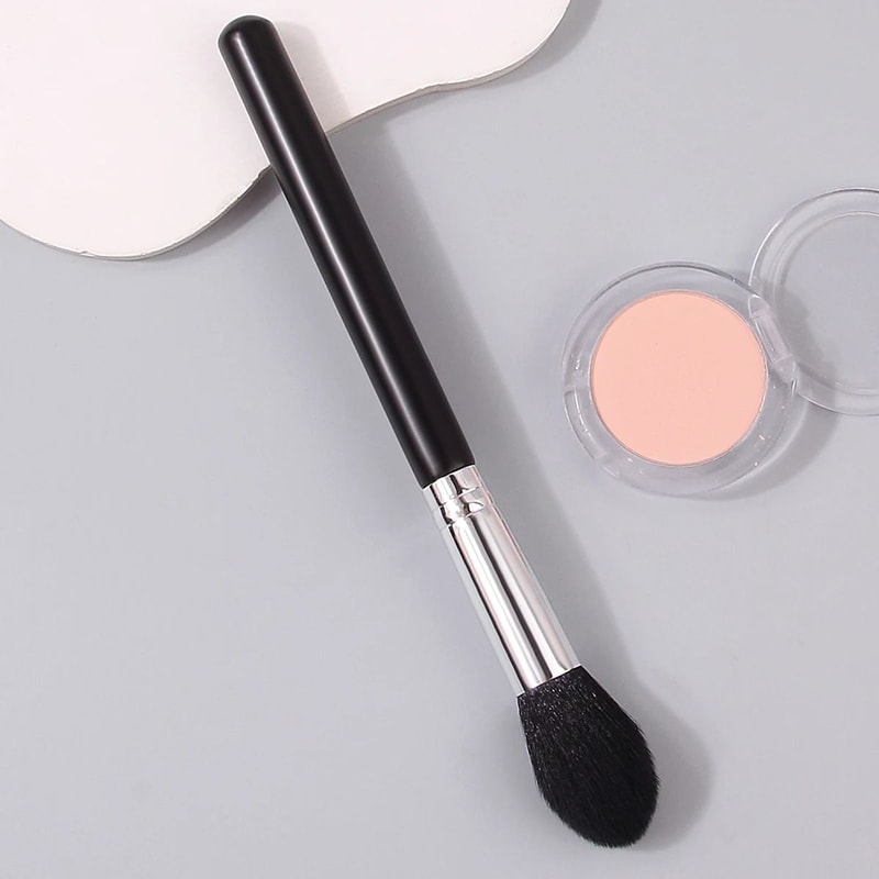 HighQuality Soft Flame Makeup Brush Professional Highlight Smudge Blush MultiPurpose Beauty Tool 1