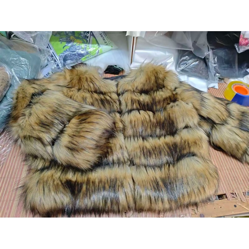 2024 Luxury Faux Raccoon Fur Coat Premium Fluffy Winter Jacket Thick Warm Furry Outerwear System 4
