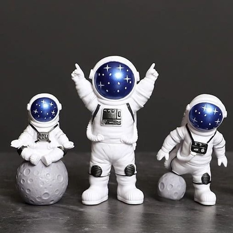 Astronaut Explorer Figurine Set 4Piece Miniature Spaceman Desktop Sculpture 10