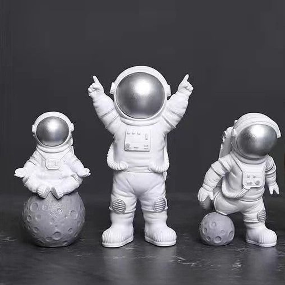 Astronaut Explorer Figurine Set 4Piece Miniature Spaceman Desktop Sculpture 12