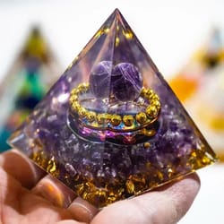 5cm citrine & peridot energy generator | reiki healing chakra pyramid for meditation & egyptian-style room decor