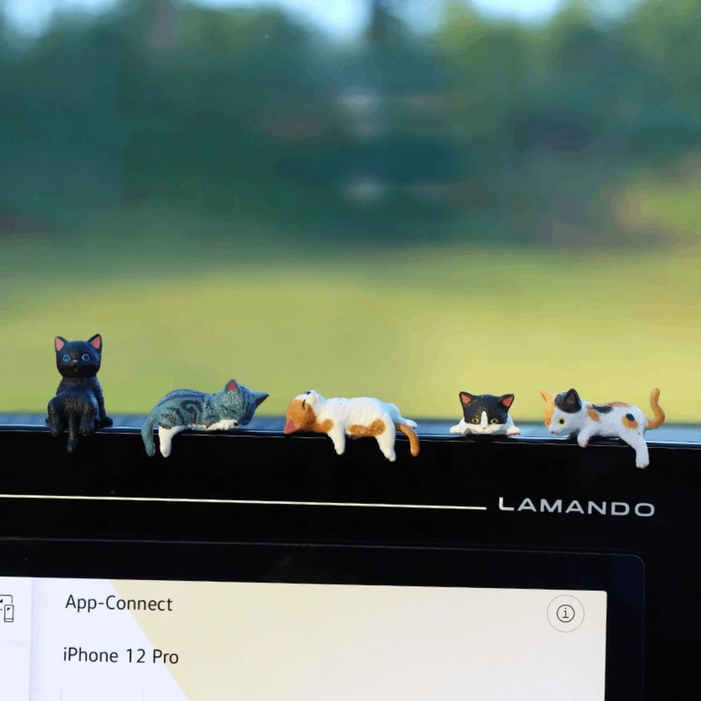 Miniature 3D Cat Monitor Figurine Zen Animal Desk Ornament Modern Computer Monitor Shelf Decorat 0