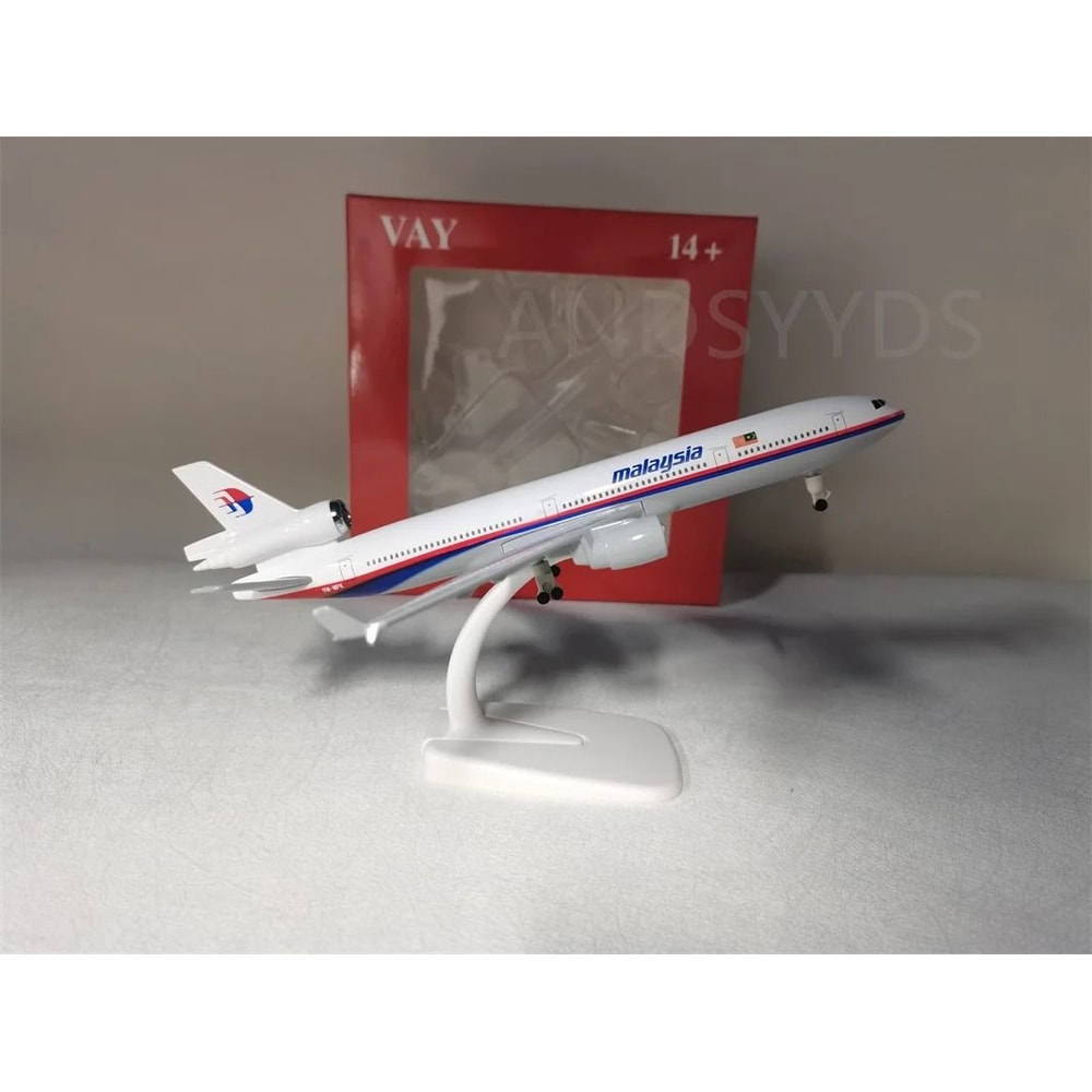 MD11 Heritage Aviator Model 20cm DieCast Alloy Aircraft Executive Desktop Studio Sanctuary Decor 1