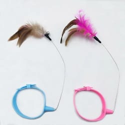 self-play feather collar teaser