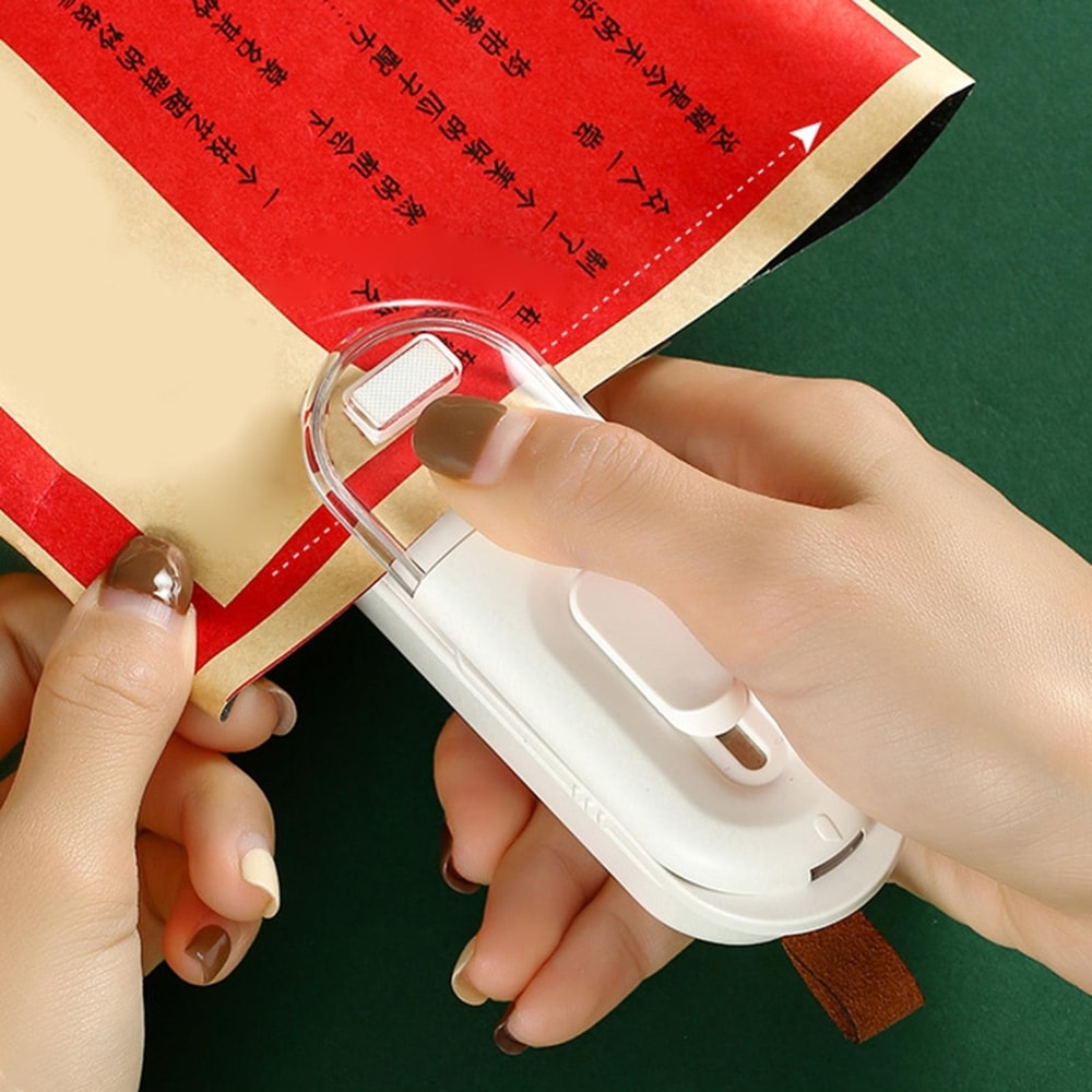 Magnetic Mini Handheld Vacuum Sealer Machine Portable Food Packaging Sealer with Cutter