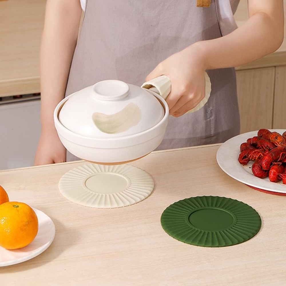 Premium Silicone Heat Resistant Trivet Mat Non Slip Baking Placemat for Kitchen Protection