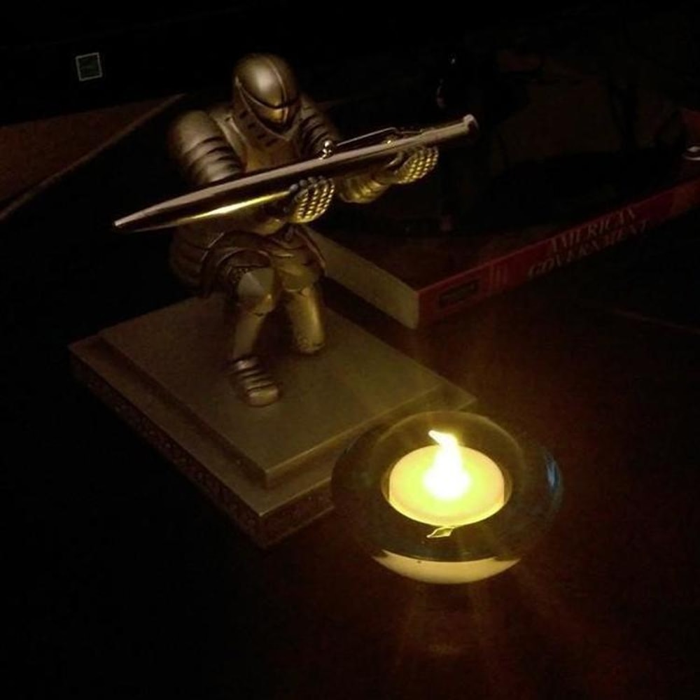 Executive Knight Resin Desk Organizer Pen Holder Creative Office Desk Decor Storage Statue 6