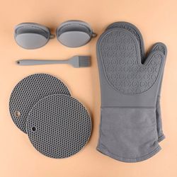 silicone heat safety gloves and kitchen accessories toolkit