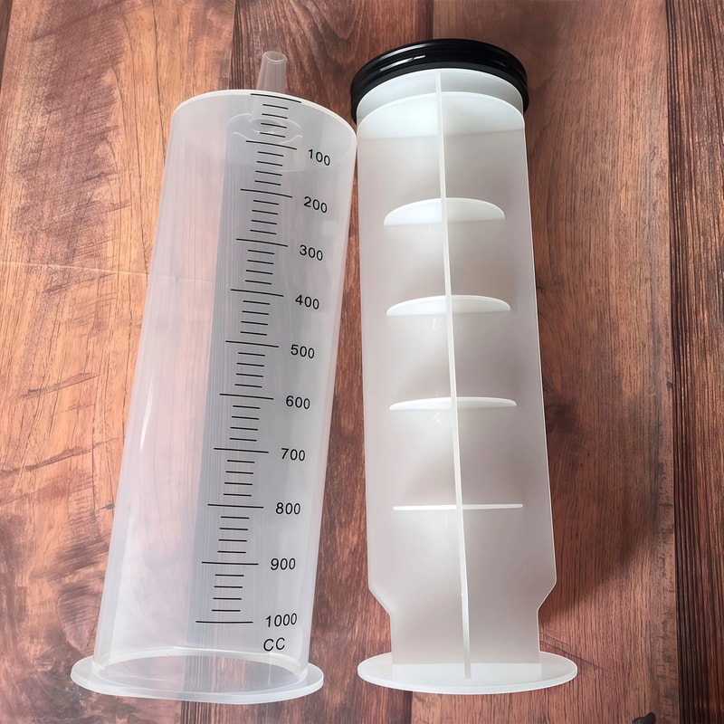 Large Capacity 1000ml Plastic Syringe Set For Laboratory And Home Use 1