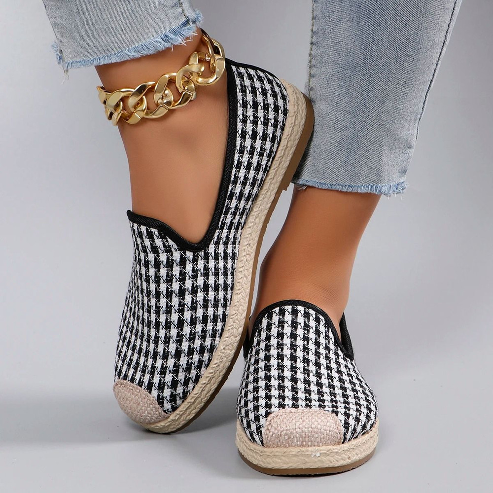 Lightweight Breathable Flat Sport Shoes For Women 3