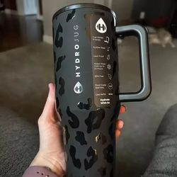 insulated stainless steel travel tumbler with straw lid
