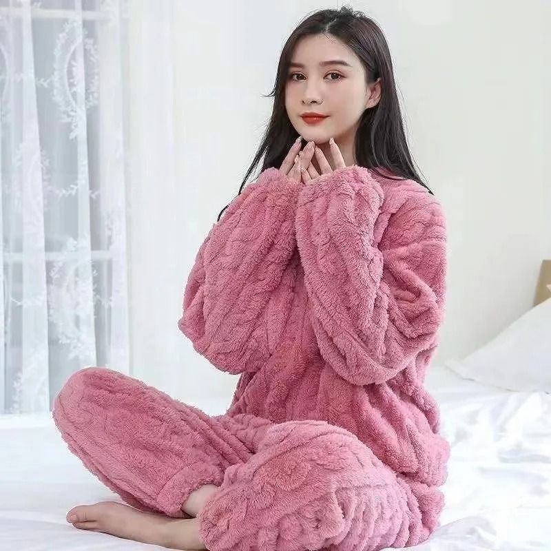 Womens Thickened Flannel Pajama Set With Long Sleeves 9
