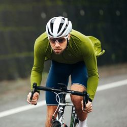 mens lightweight cycling windbreaker jacket with reflective strips